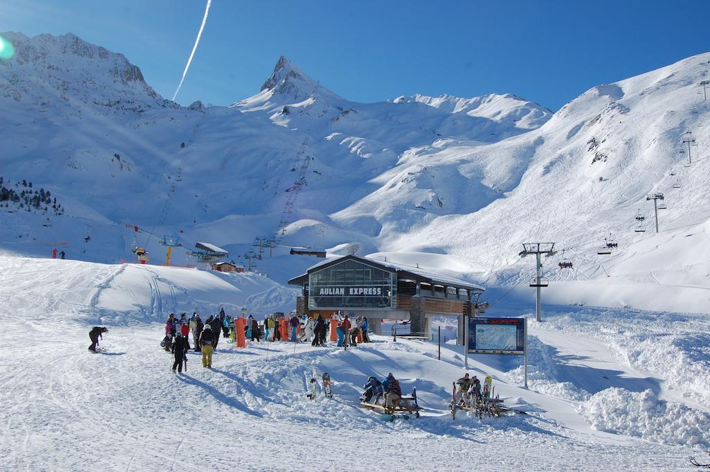 Gite La Maisonnee Sazos Exterior foto